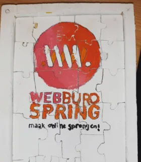 Mijn dochter is mijn grootste fan. Dank je wel schatje voor de zelf gemaakte puzzel van ons logo! van Webburo Spring BV